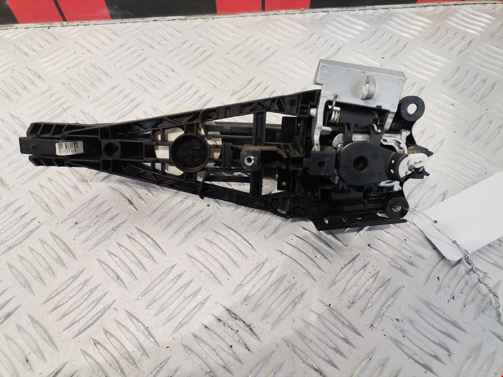 Ручка двери передней наружная правая CHEVROLET Aveo T300 2011-2015