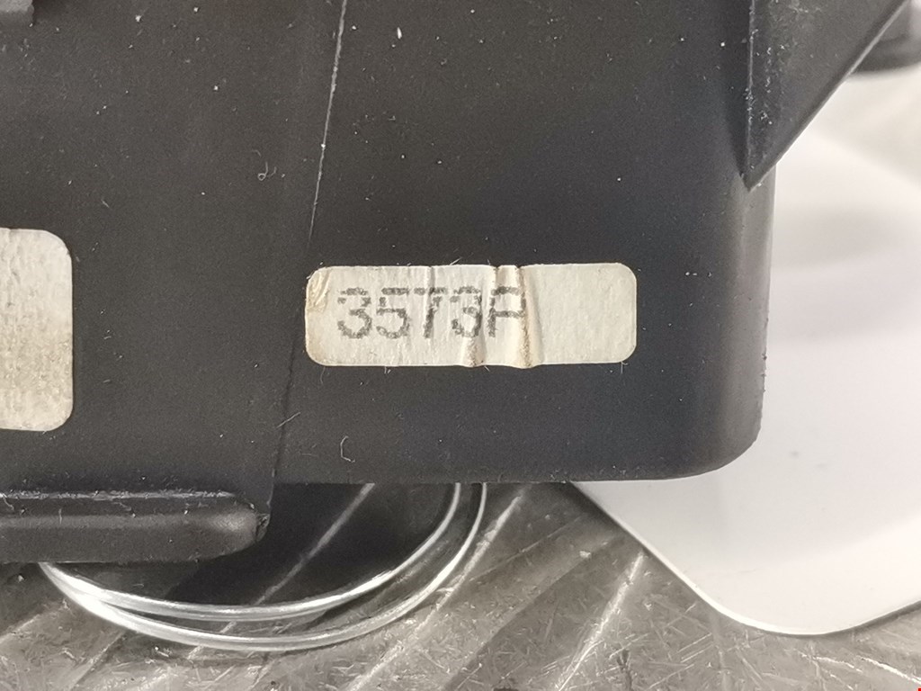 Датчик уровня в бачок омывателя VOLKSWAGEN Bora 1998-2005