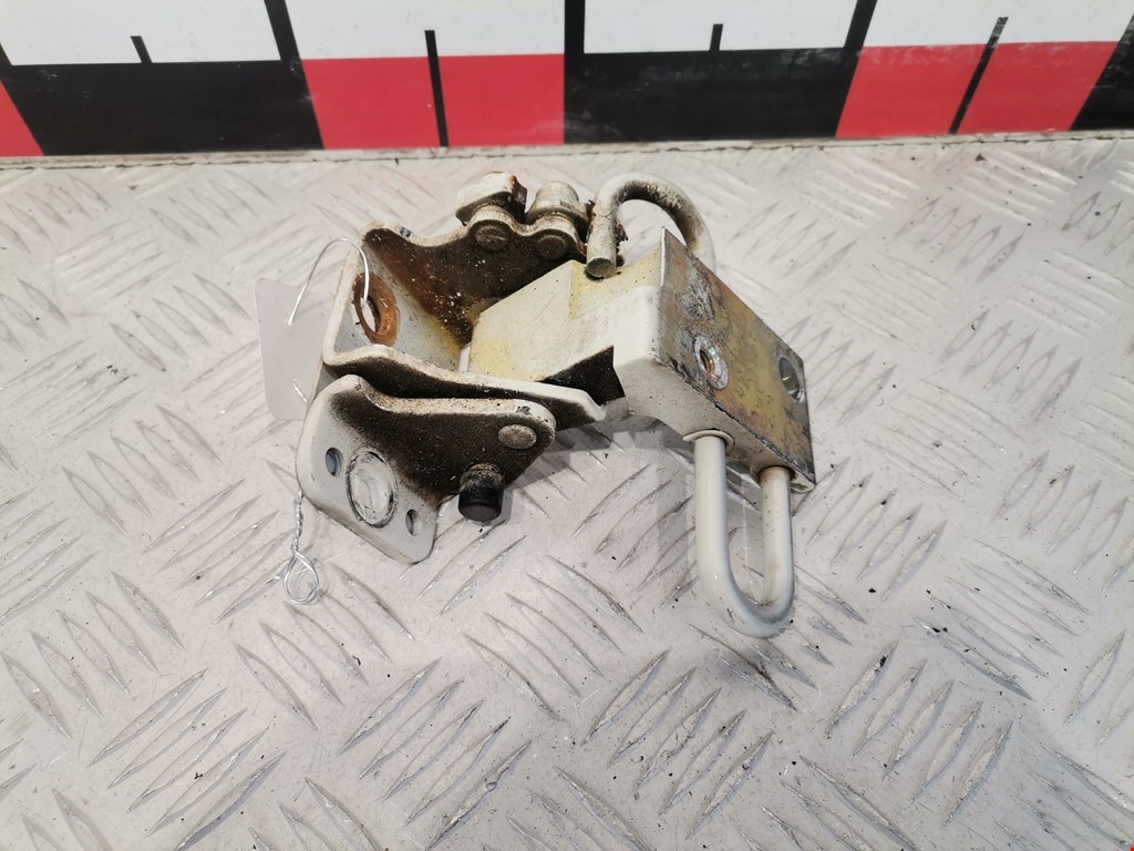 Петля двери задней правой Audi Q7 4L (2005-2015)