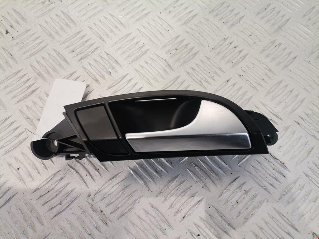 Ручка дверная задняя внутренняя правая AUDI Q7 I 2006-2015