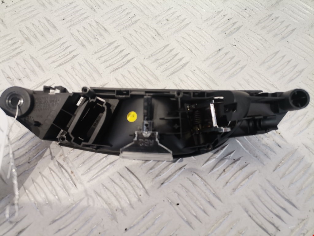 Ручка дверная задняя внутренняя правая AUDI Q7 I 2006-2015