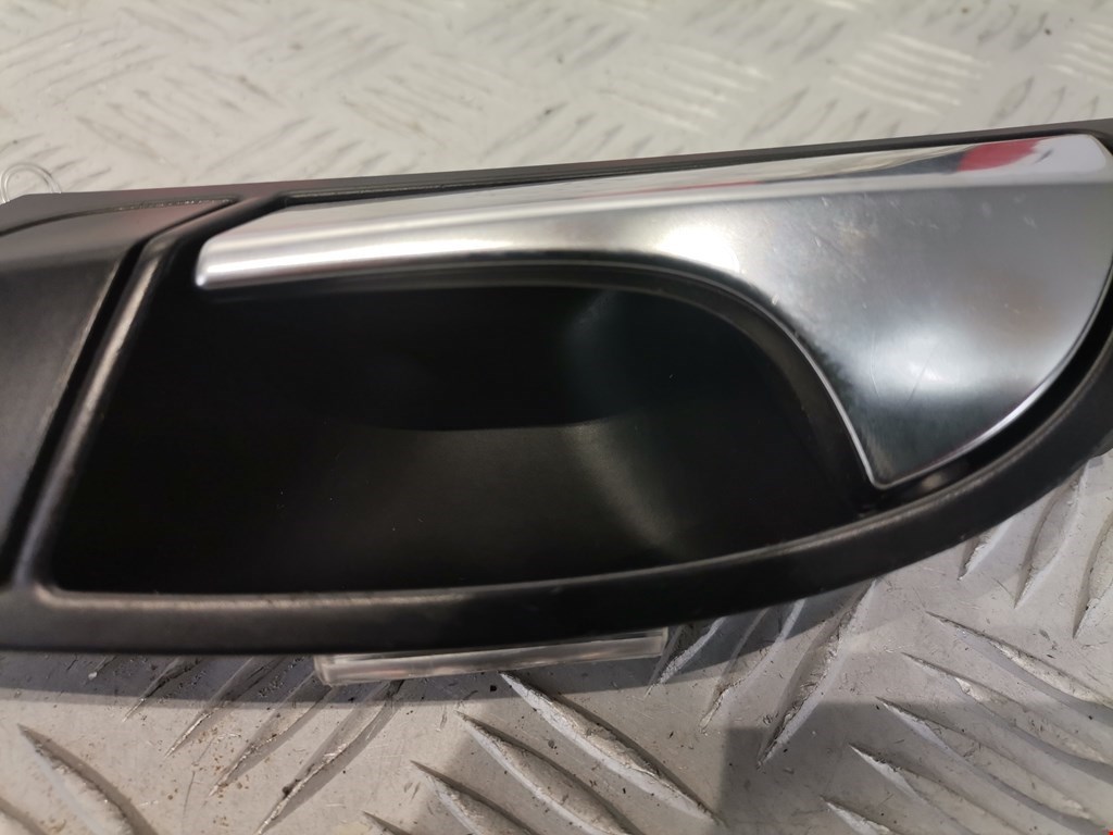 Ручка дверная передняя внутренняя левая AUDI Q7 I 2006-2015