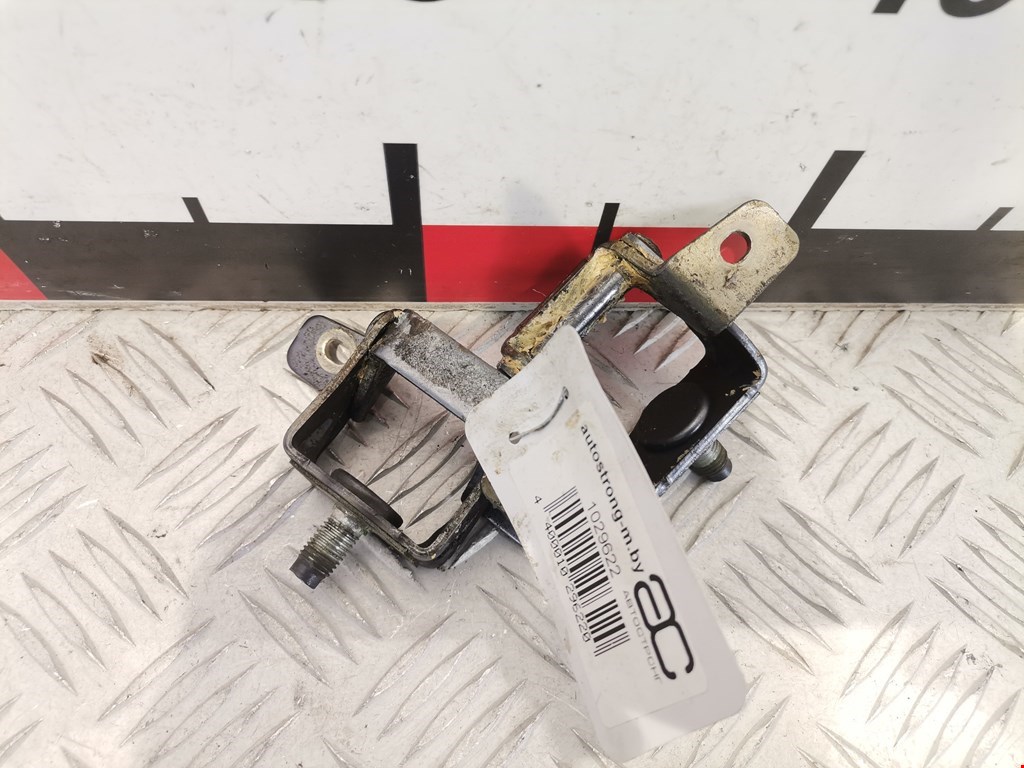 Петля крышки (двери) багажника Hyundai i20 1 (2008-2014)