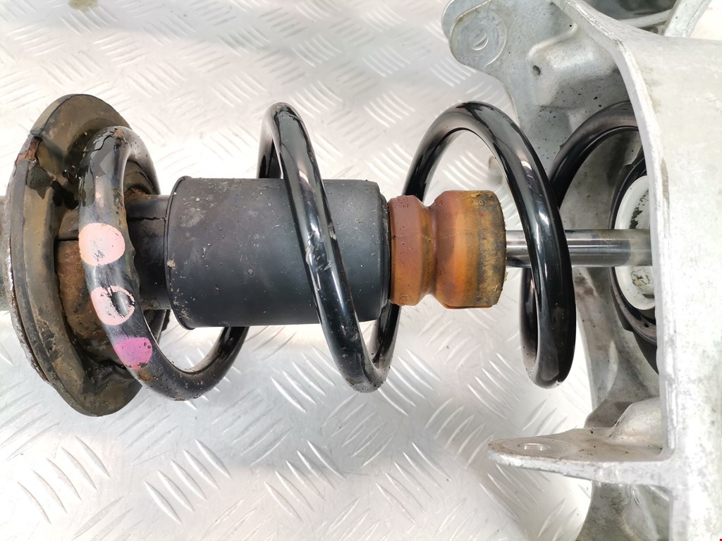 Амортизатор передний правый AUDI A4 B8 2007-2015