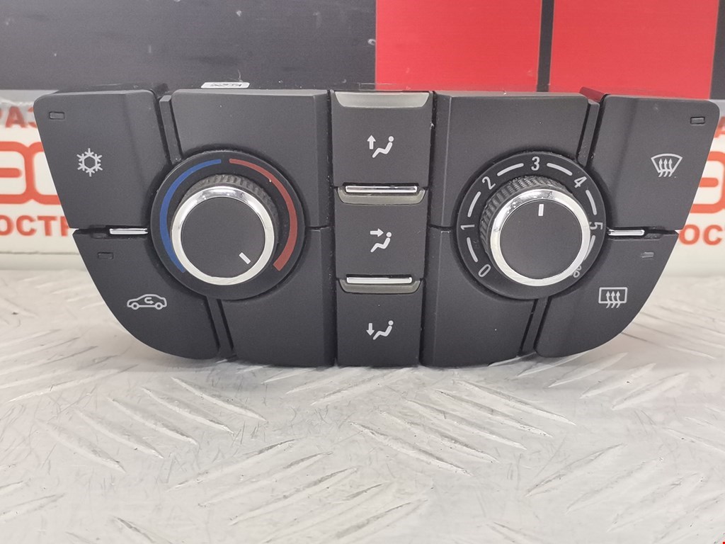 Блок управления климат-контроля Opel Meriva B (2010-2018)