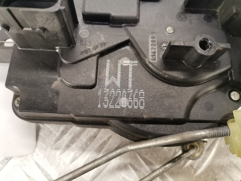 Замок двери передней правой OPEL Astra H/Family 2004-2015