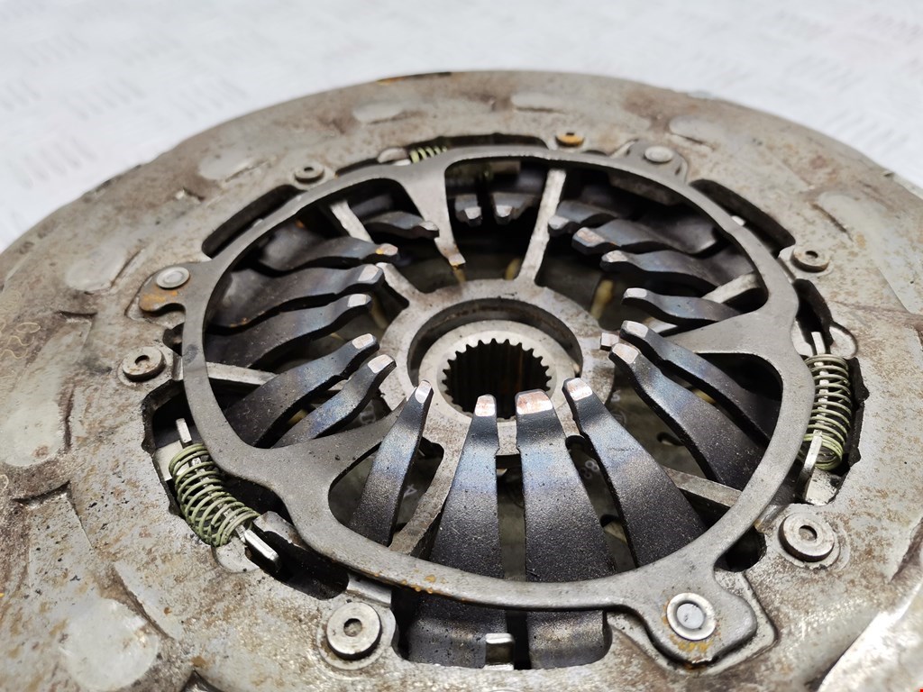 Маховик (демпфер сцепления) VOLKSWAGEN Passat B6 2005-2011