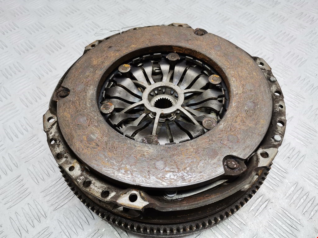 Маховик (демпфер сцепления) VOLKSWAGEN Passat B6 2005-2011