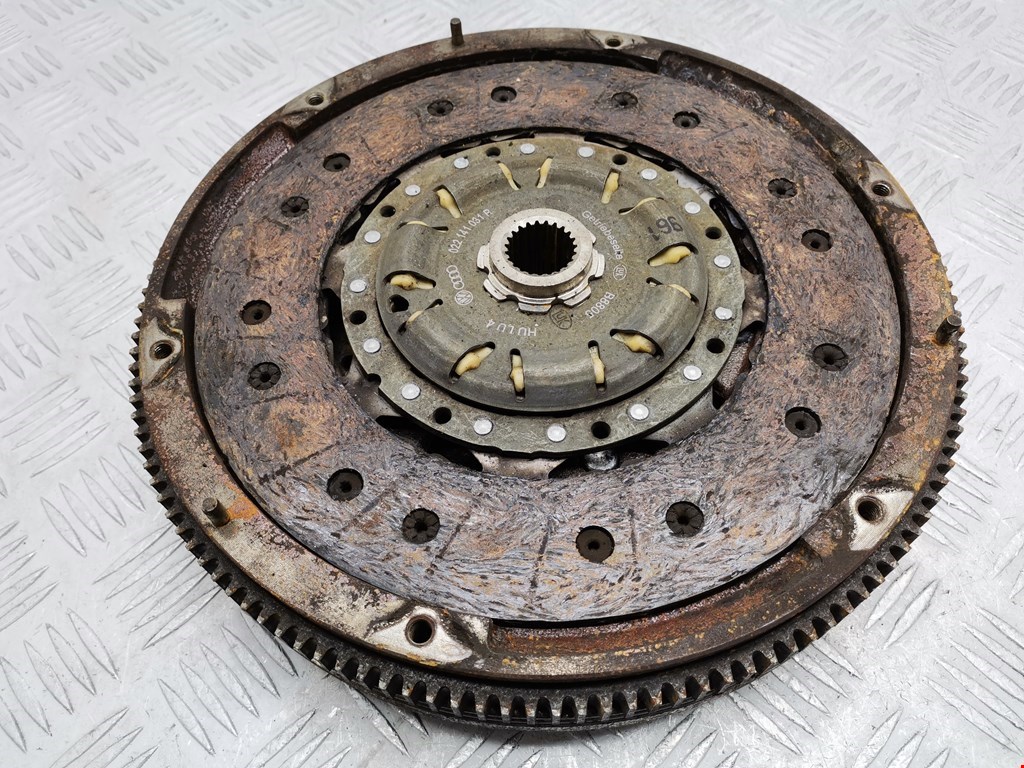 Маховик (демпфер сцепления) VOLKSWAGEN Passat B6 2005-2011