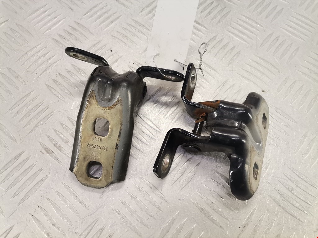 Петля двери передней правой Chevrolet Aveo (T300) (2011-2020)