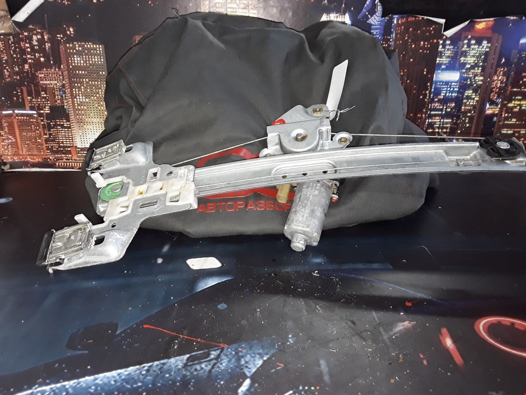 Стеклоподъемник задний правый CHRYSLER 300 C 2004-2010