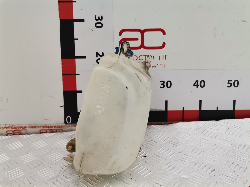 Бачок омывателя VOLKSWAGEN Golf III 1991-1997