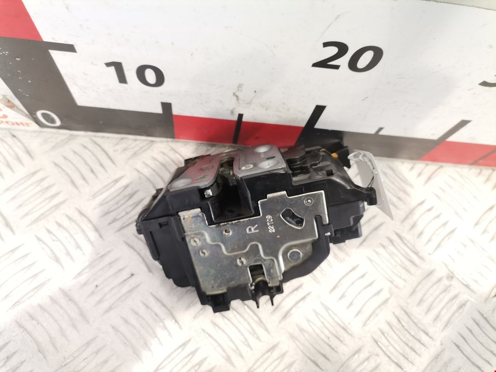 Замок двери передней правой RENAULT Megane III 2009-2016