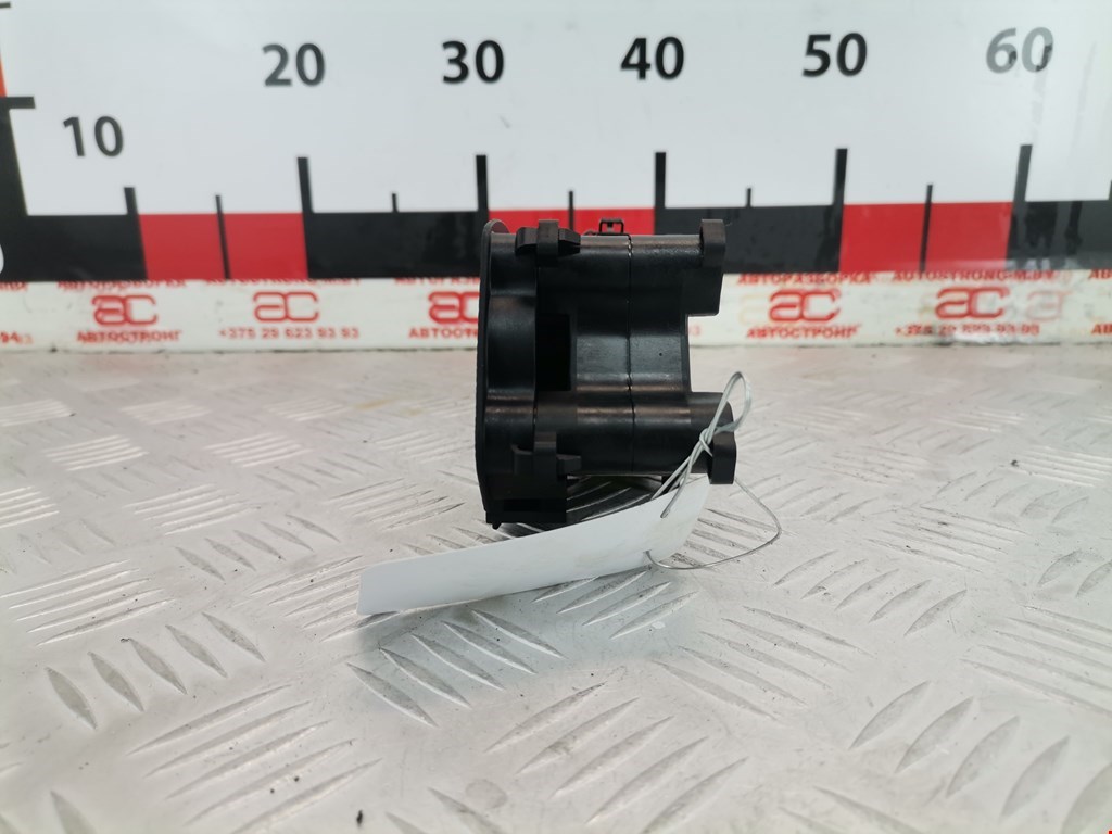 Замок багажника (крышки двери) SKODA Superb 2008-2015