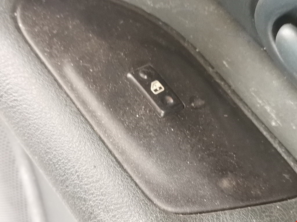 Дверь передняя правая RENAULT Safrane 1992-2000