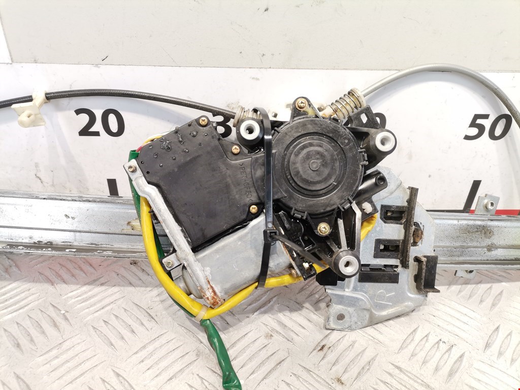 Стеклоподъемник передний правый MITSUBISHI Space Wagon N8,N9 1998-2004