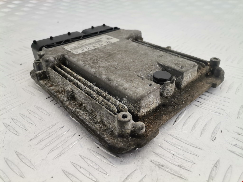 Блок управления двигателя (ЭБУ) SKODA Superb 2008-2015