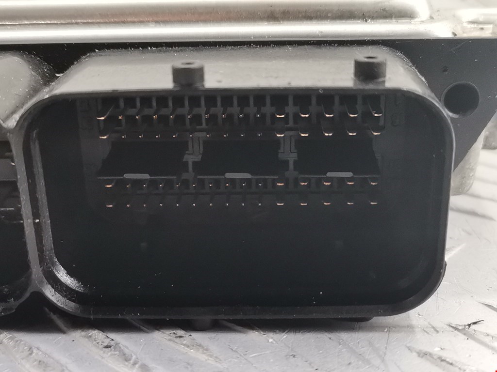 Блок управления двигателя (ЭБУ) SKODA Superb 2008-2015