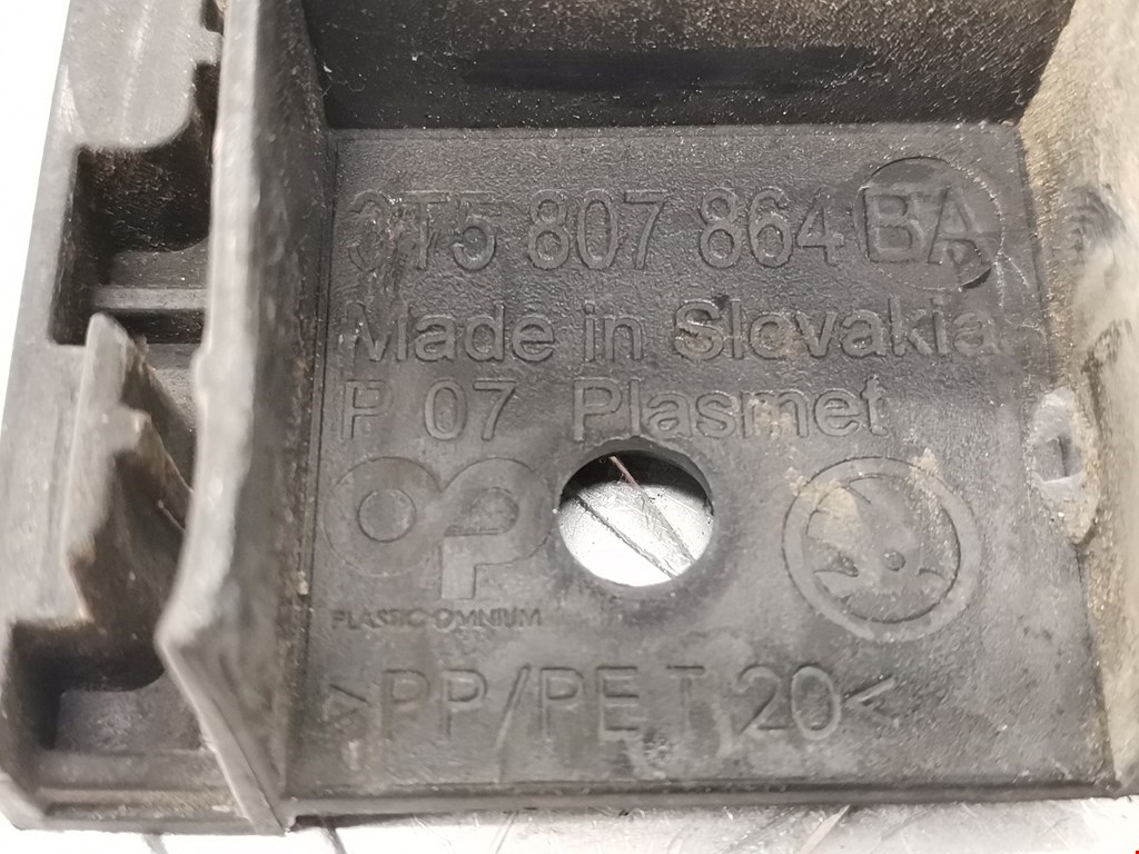 Кронштейн заднего бампера левый правый SKODA Superb 2008-2015