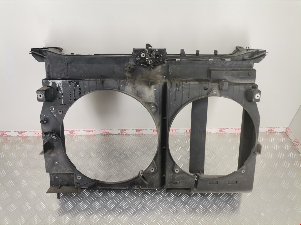 Панель передняя (передняя монтажная панель рамка передняя телевизор) Citroen C8 (2002-2014)