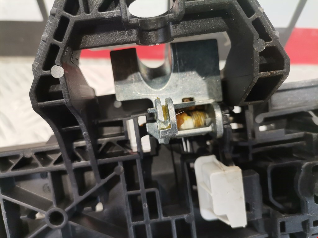 Ручка двери передней наружная левая MERCEDES-BENZ C-Class C-klasse W204 2007-2015