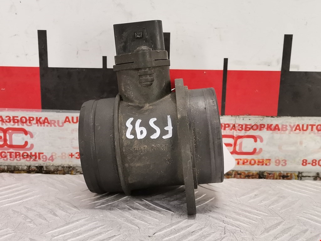 Расходомер воздуха (массметр, датчик ДМРВ) VOLKSWAGEN Golf IV 1997-2003