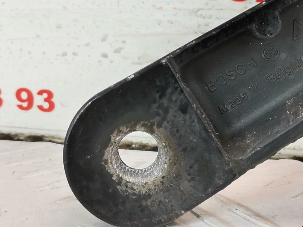 Поводок дворников передний левый/ правый VOLKSWAGEN Golf IV 1997-2003