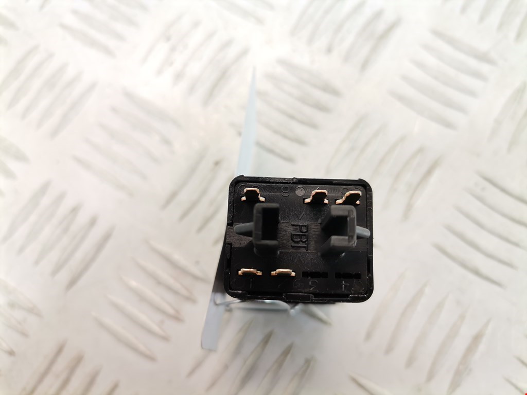 Кнопка антипробуксовочной системы SAAB 9-5 1997-2010