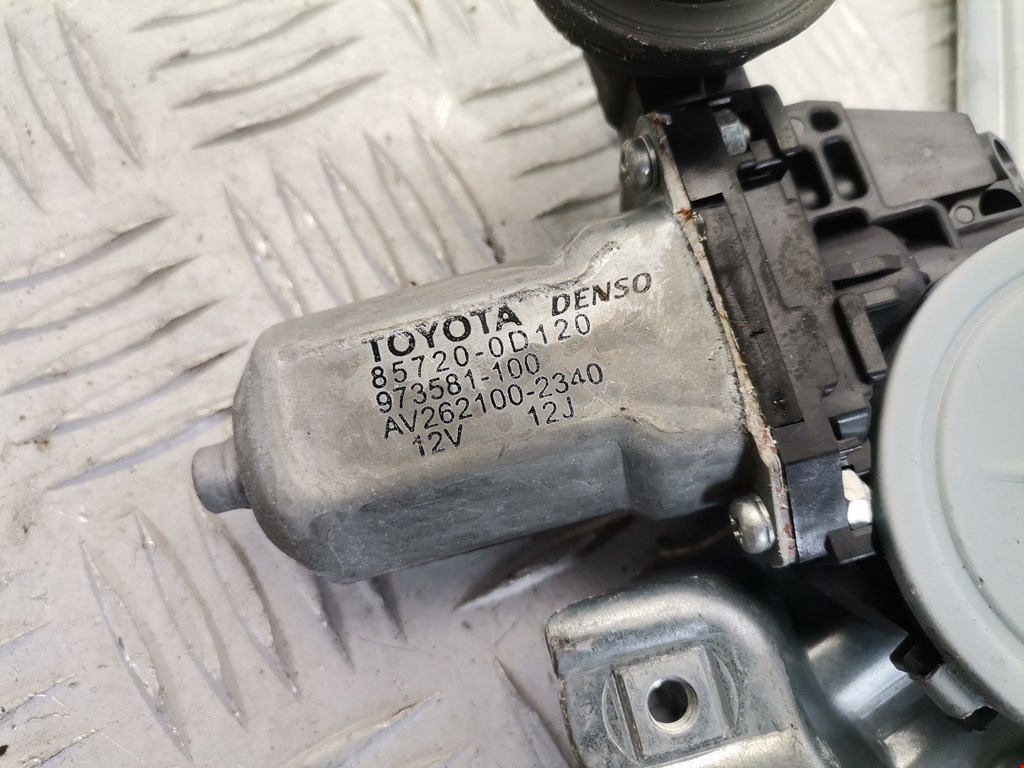 Стеклоподъемник задний правый TOYOTA Auris E150 2006-2012