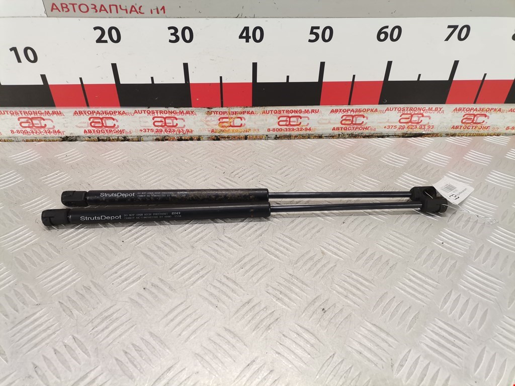 Амортизатор крышки (двери) багажника JEEP Liberty 2000-2007