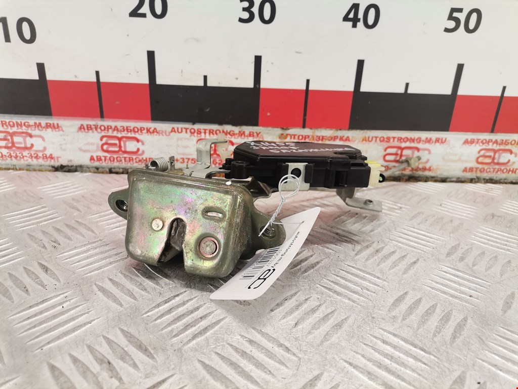 Замок багажника (крышки двери) SUBARU Legacy 1994-1999