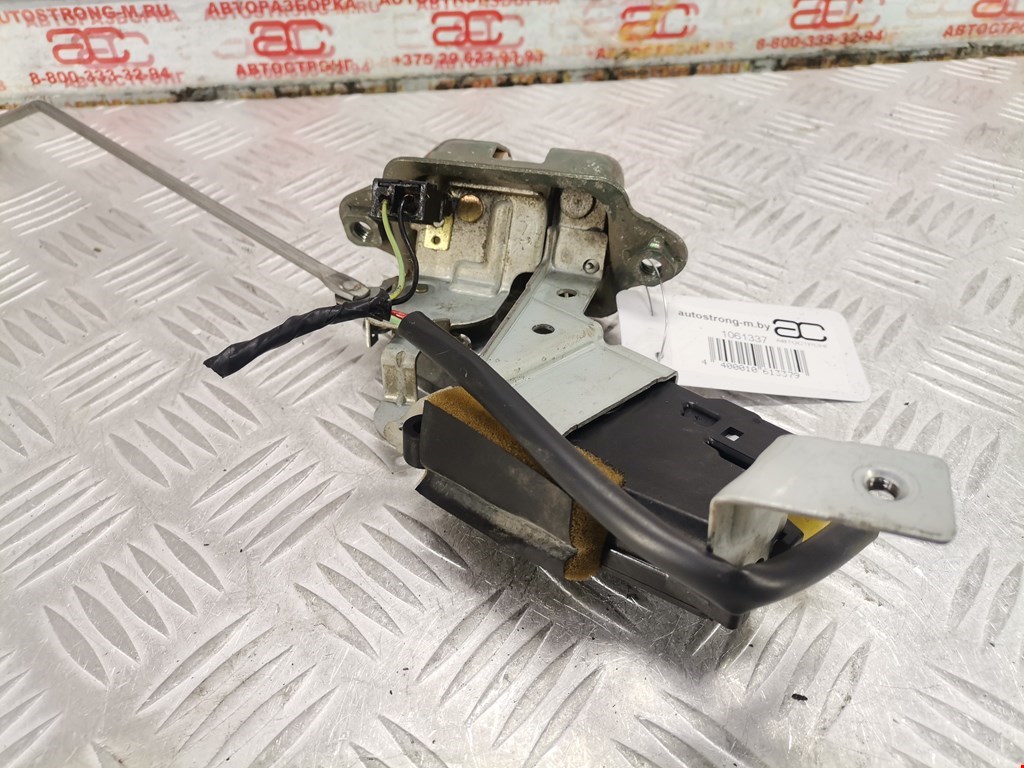 Замок багажника (крышки двери) SUBARU Legacy 1994-1999