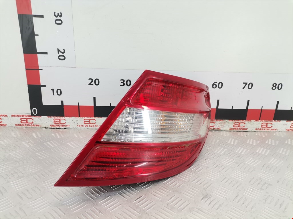 Фонарь задний правый MERCEDES-BENZ C-Class C-klasse W204 2007-2015
