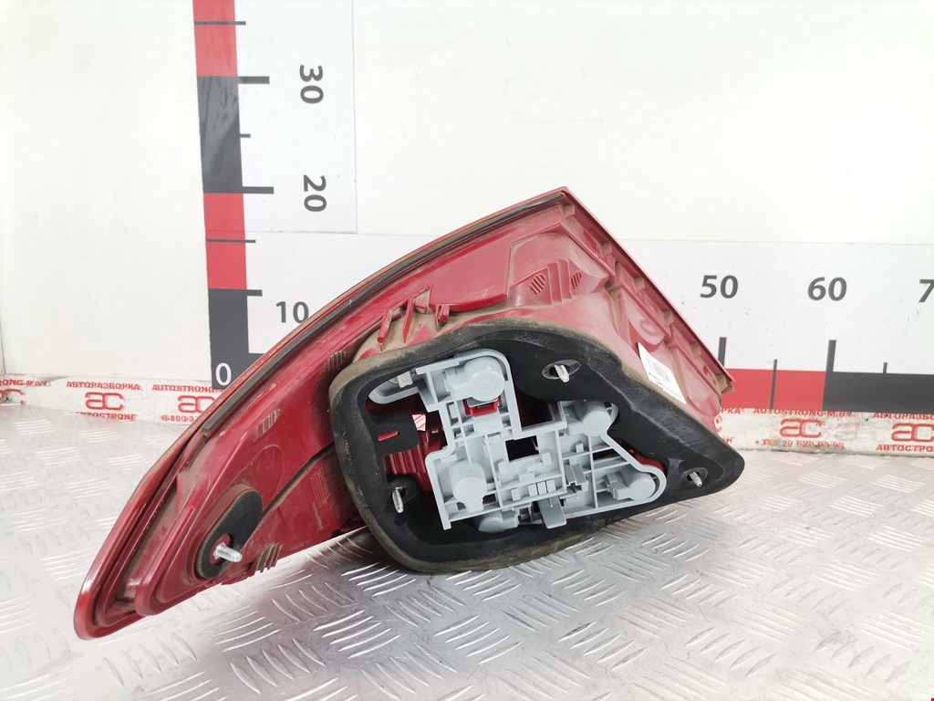 Фонарь задний правый MERCEDES-BENZ C-Class C-klasse W204 2007-2015