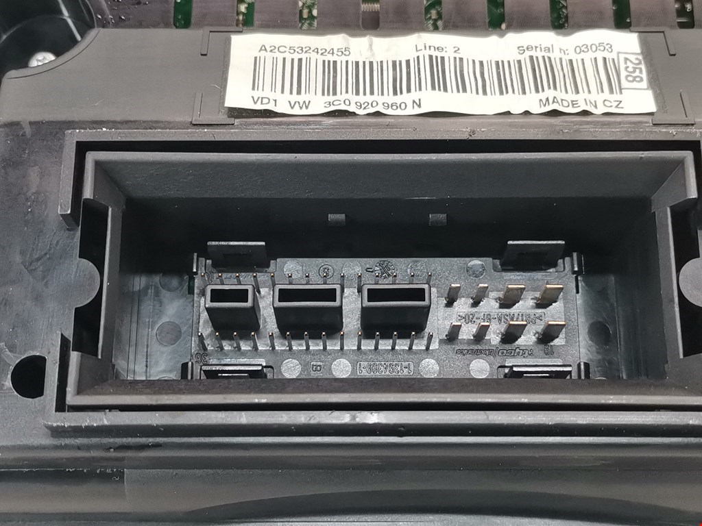 Панель приборов (щиток) VOLKSWAGEN Passat B6 2005-2011