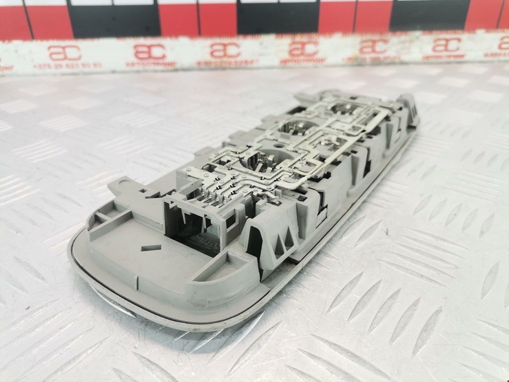 Плафон салонный (салона фонарь) SKODA Octavia A7 2013-2020