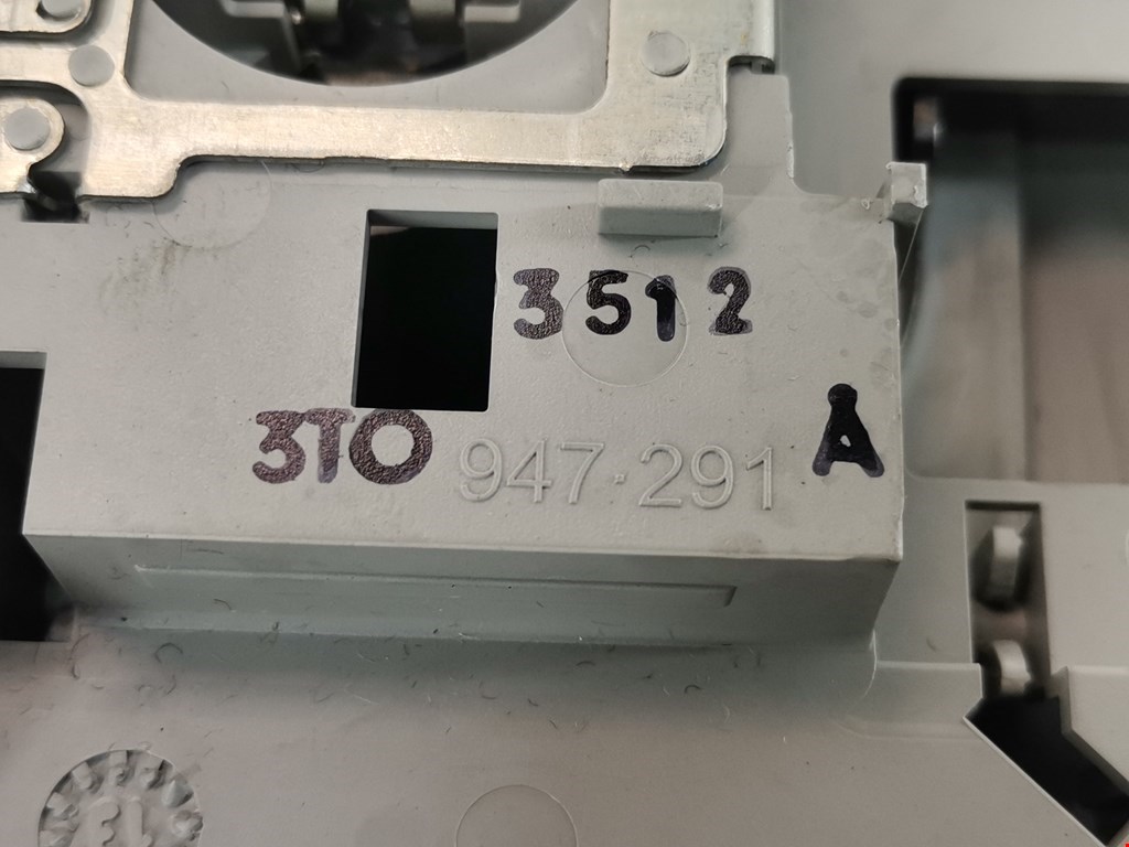 Плафон салонный (салона фонарь) SKODA Octavia A7 2013-2020