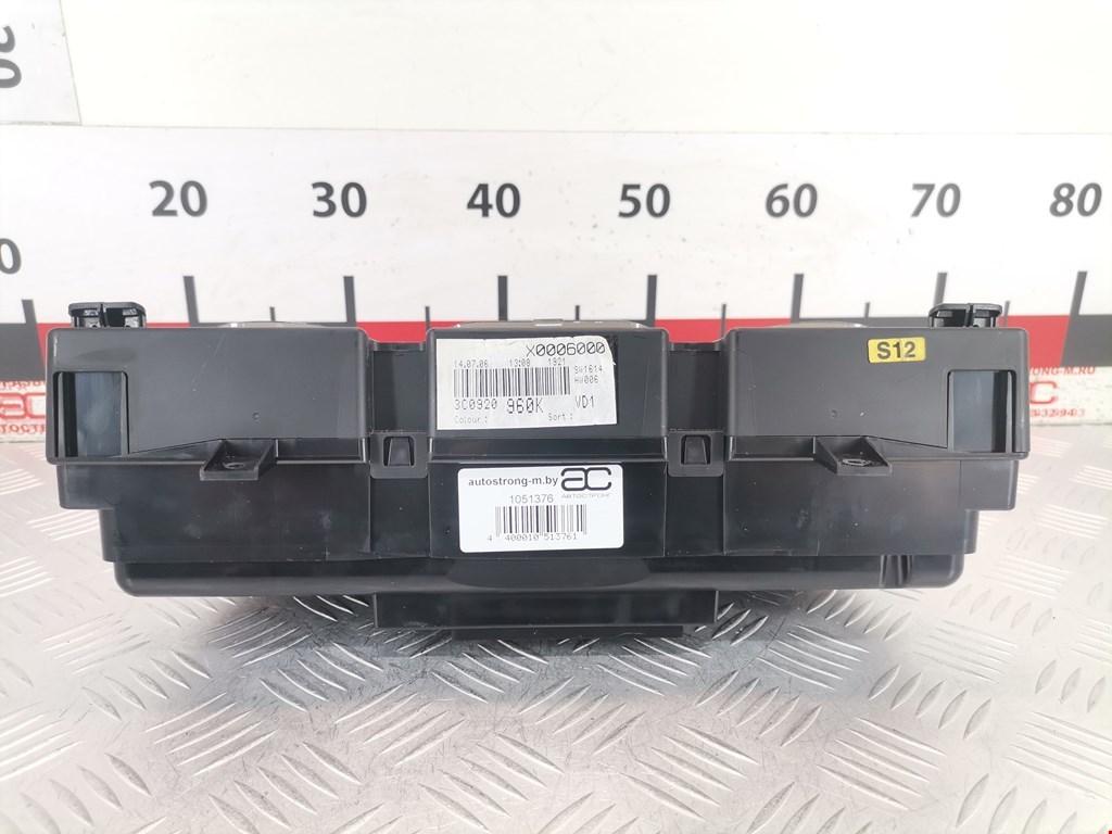 Панель приборов (щиток) VOLKSWAGEN Passat B6 2005-2011