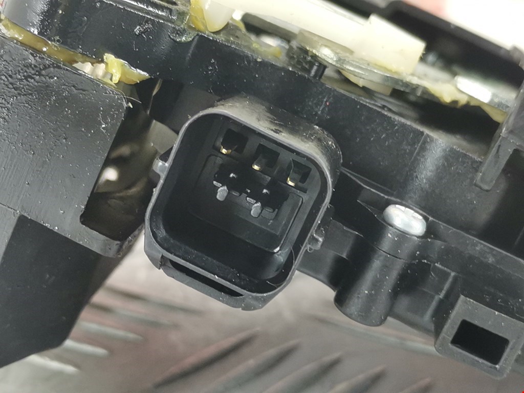 Замок двери задней левой MITSUBISHI Outlander XL 2006-2012