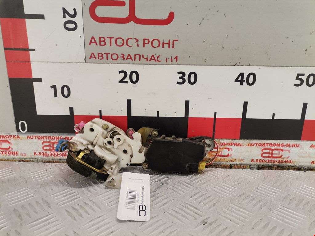 Замок двери передней правой SUBARU Impreza 1992-2000