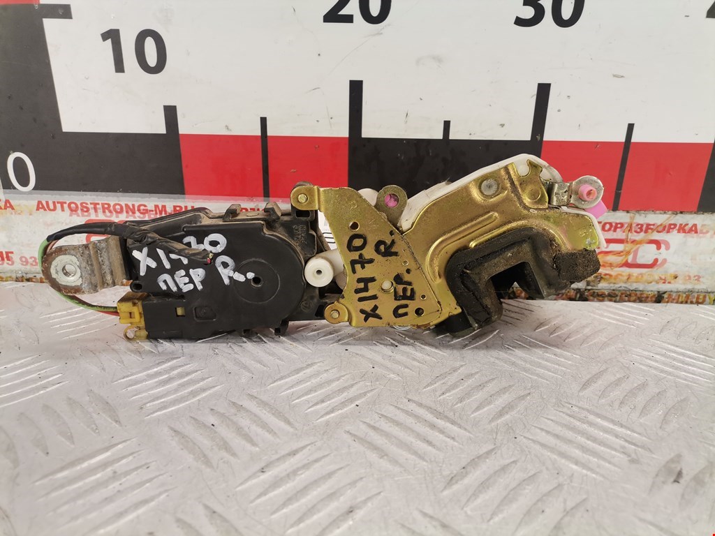 Замок двери передней правой SUBARU Impreza 1992-2000