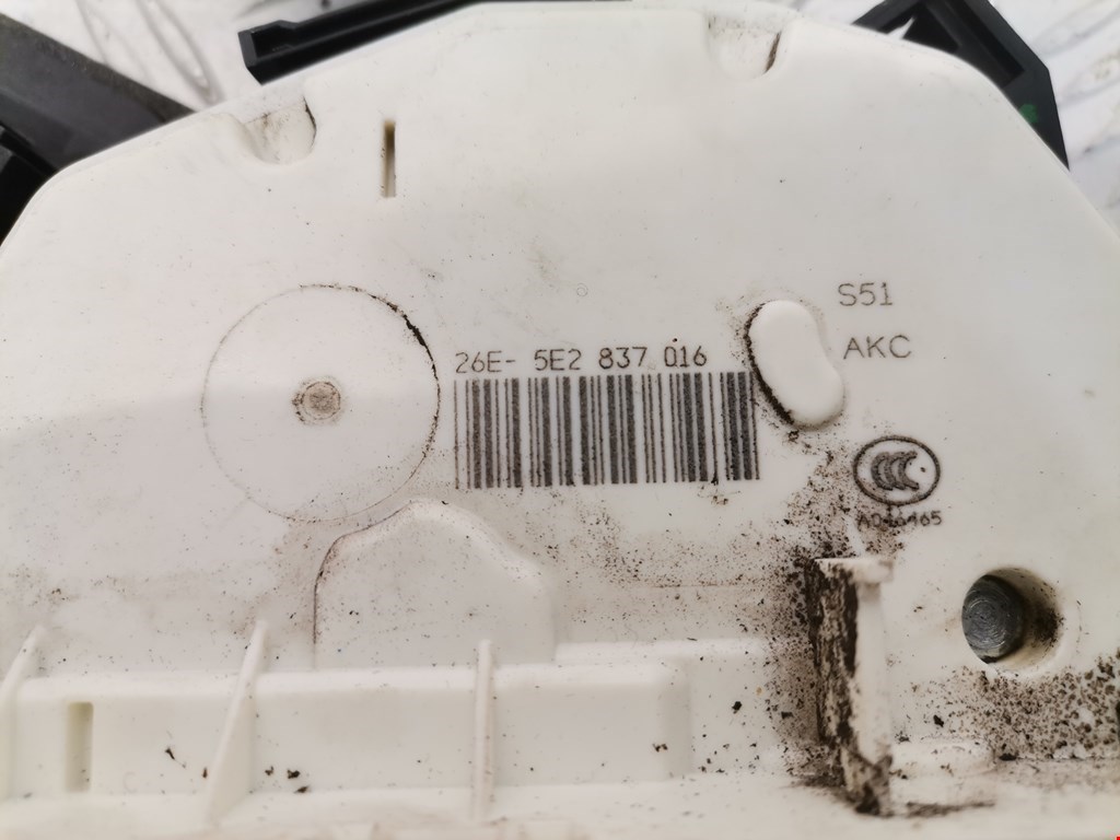 Замок двери передней правой SKODA Octavia A7 2013-2020