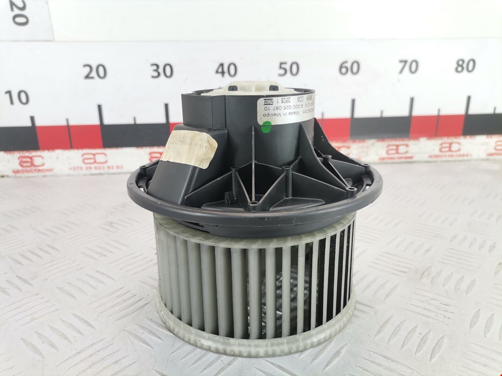 Моторчик (мотор) отопителя салона JEEP Liberty 2000-2007