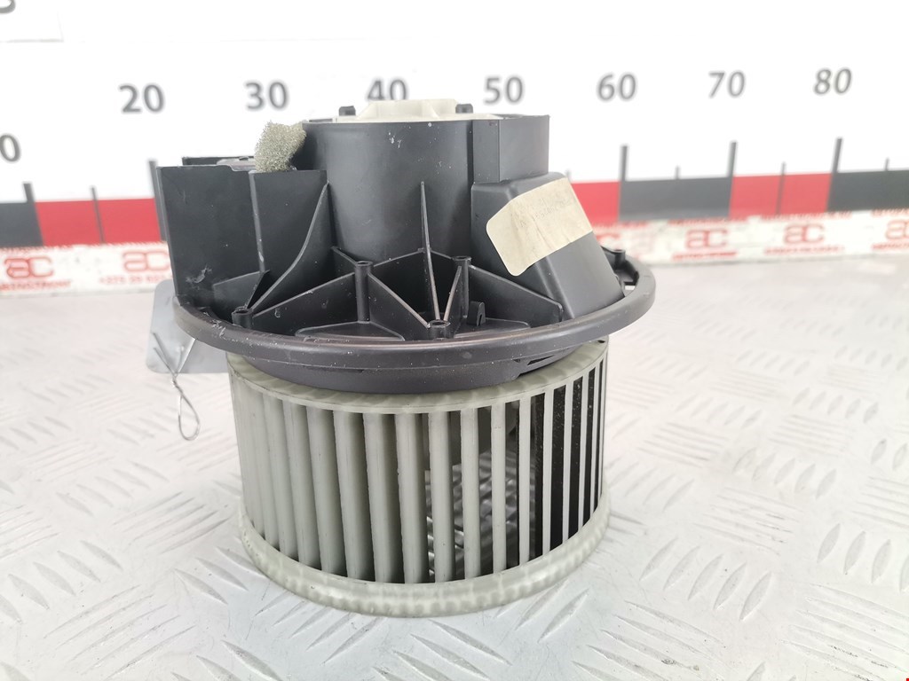 Моторчик (мотор) отопителя салона JEEP Liberty 2000-2007