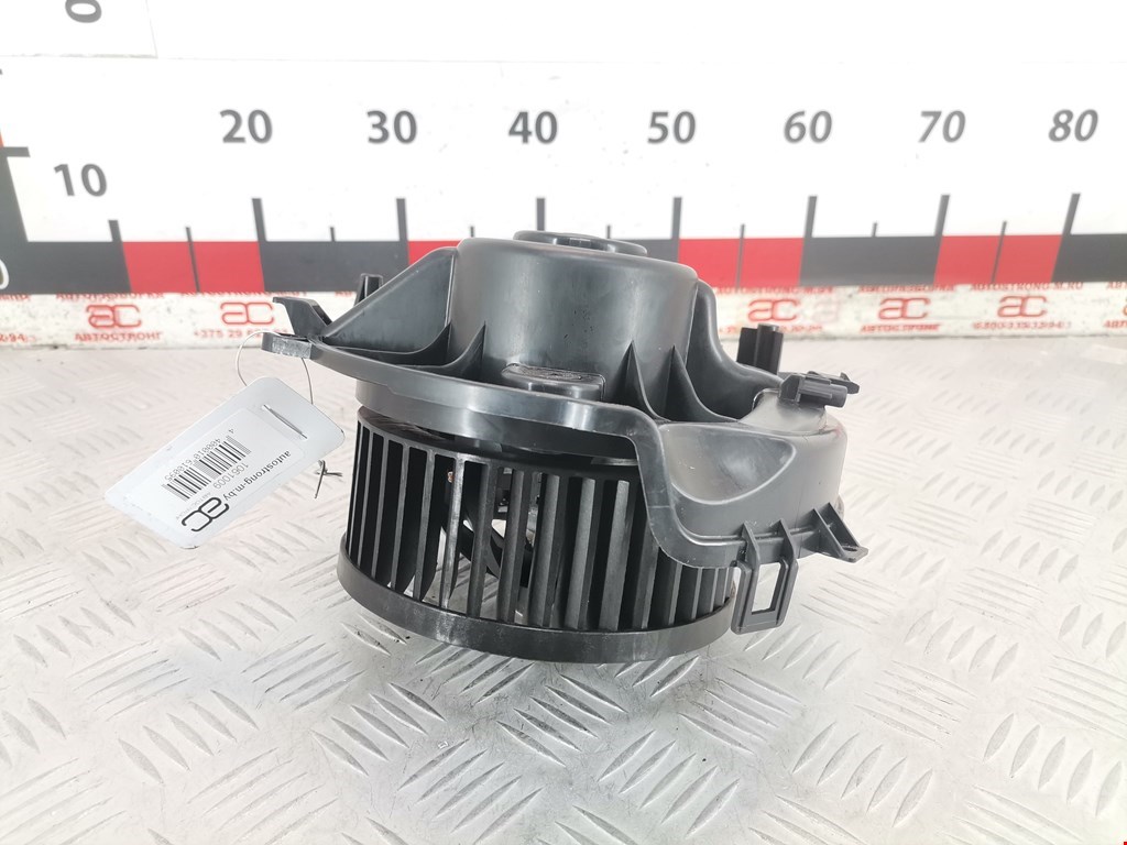 Моторчик (мотор) отопителя салона SKODA Octavia A7 2013-2020