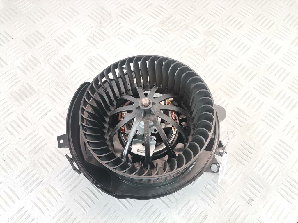 Моторчик (мотор) отопителя салона SKODA Octavia A7 2013-2020