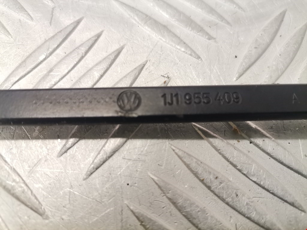 Поводок дворников передний левый/ правый VOLKSWAGEN Golf IV 1997-2003