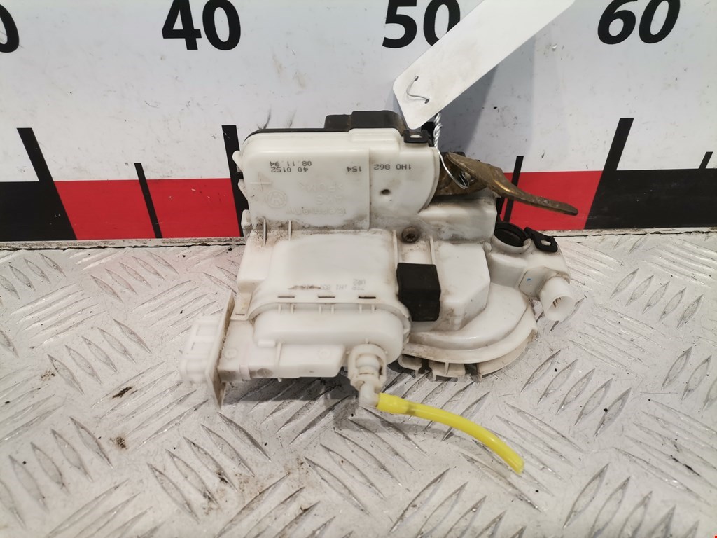 Замок двери передней правой VOLKSWAGEN Golf III 1991-1997
