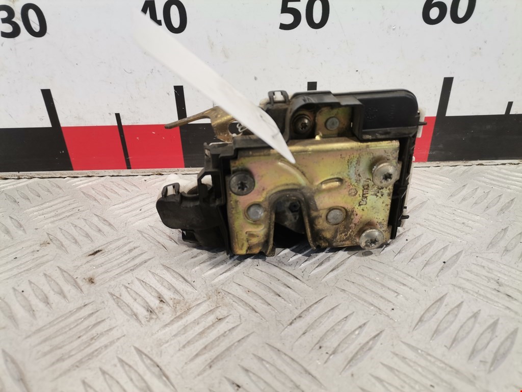 Замок двери передней правой VOLKSWAGEN Golf III 1991-1997