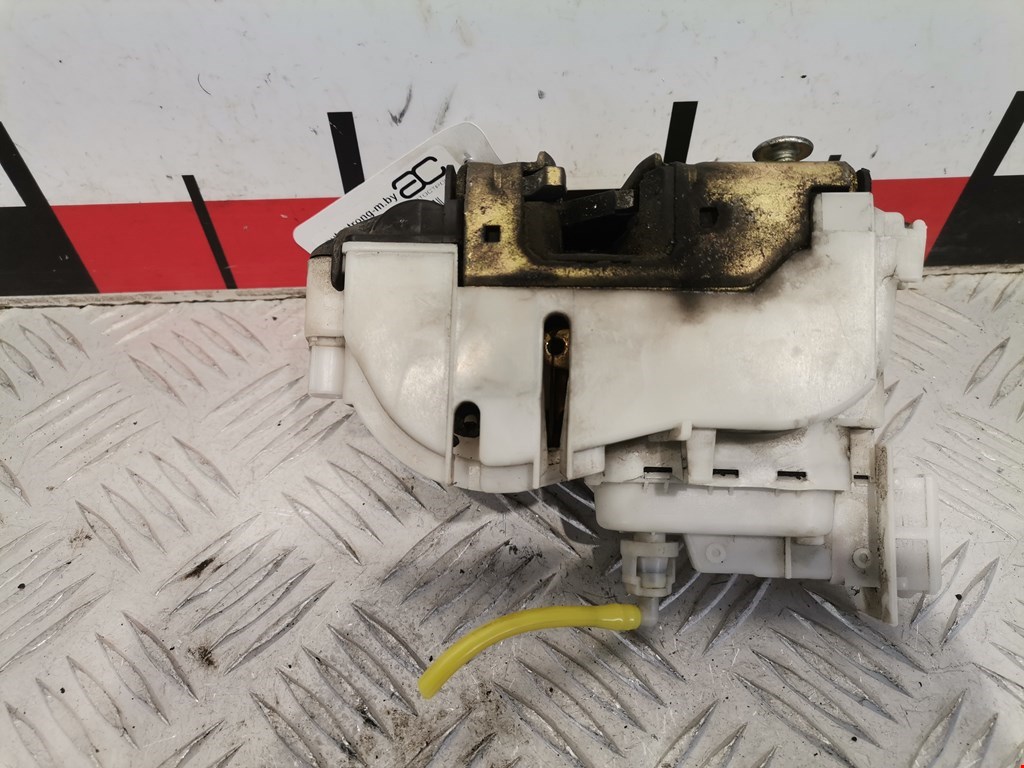 Замок двери передней правой VOLKSWAGEN Golf III 1991-1997